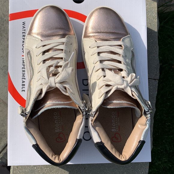Blondo Waterproof Genesis hi sneaker w/box - size 8.5 - Picture 4 of 9